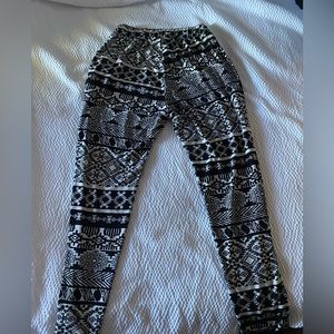 🖤3 FOR $12🖤 TRIBAL PRINT JOGGERS